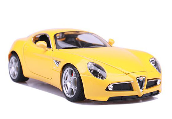 1:18 Scale Red/ Yellow Diecast Bburago Alfa Romeo 8C Model