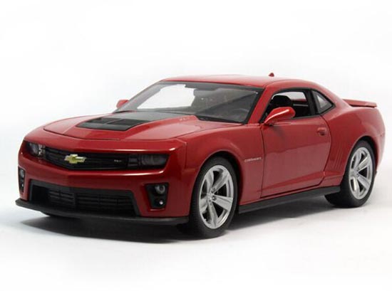 Yellow / Red 1:24 Scale Welly Diecast 2010 Chevrolet Camaro