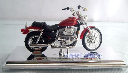 1:18 Scale Red Harley-Davidson XL 1200C Sportster Motorcycle Toy