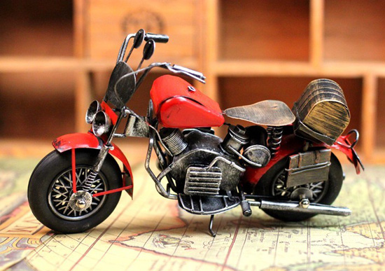 Black-red Medium Scale Retro Style Tinplate Motorcycle Model