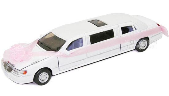 White 1:38 Scale Kids Diecast Lincoln Wedding Limousine Toy