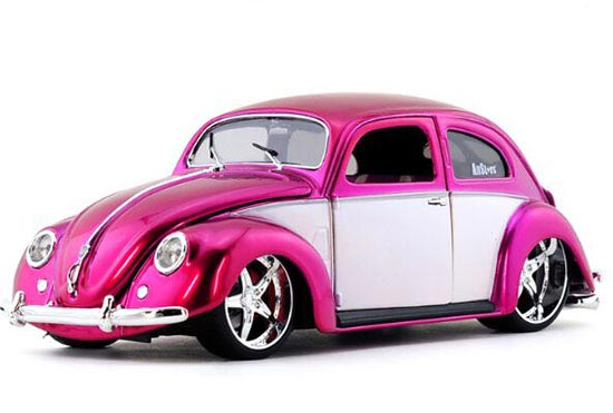 Purple 1:18 Scale Maisto Diecast 1951 VW Beetle Model