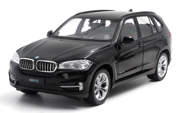 Black / Red / White 1:24 Scale Welly Diecast BMW X5 SUV Model