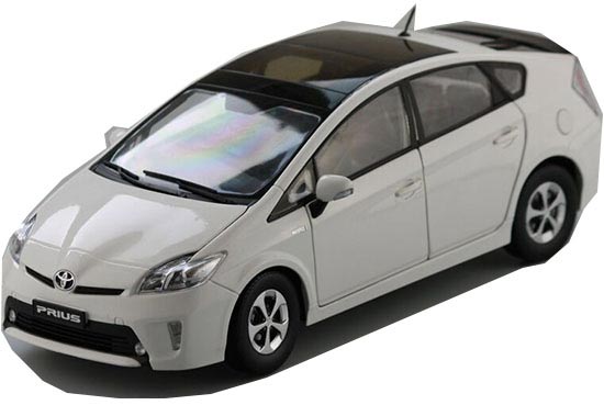 White / Black 1:18 Scale Diecast Toyota PRIUS Model