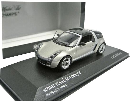 Champagne 1:43 Minichamps Diecast Smart Roadster - Coupe