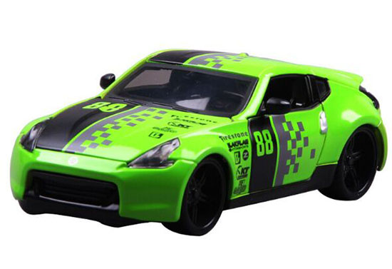 Green Maisto 1:24 Die-cast 2009 Nissan 370Z Model