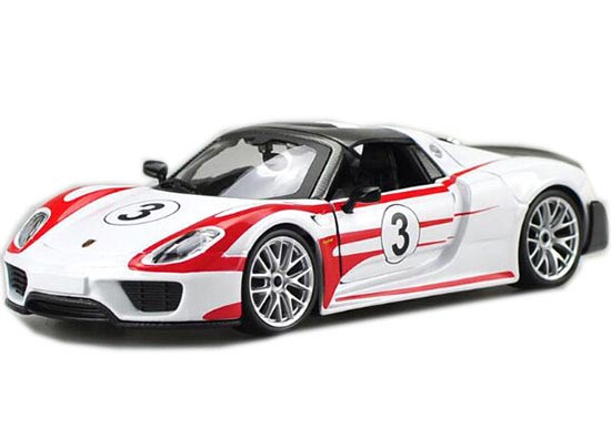 1:24 Scale White-Red Bburago Die-Cast Porsche 918 Model