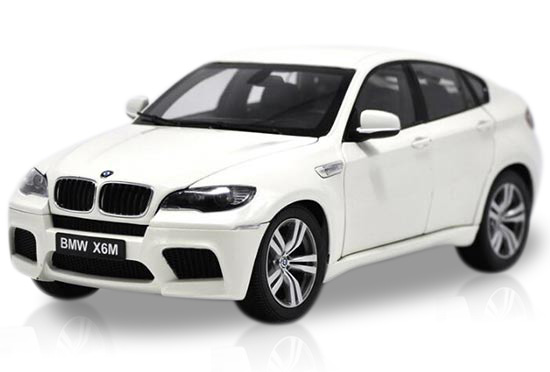 Kyosho 1:18 Scale White Diecast BMW X6 M Model
