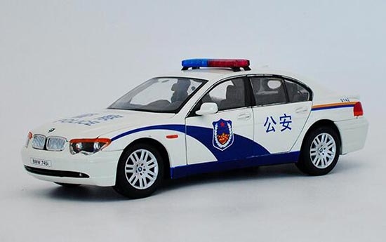 1:18 White-Blue Welly Police Diecast BMW 7 Series 745i Model