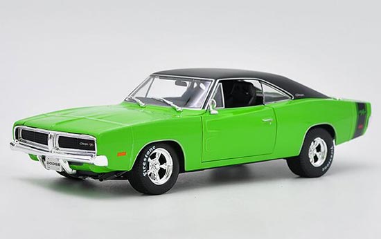 Green MaiSto 1:18 Scale Diecast 1969 Dodge Charger R/T Model