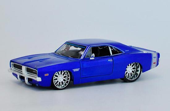 Maisto 1:24 Scale Diecast 1969 Dodge Charger R/T Model