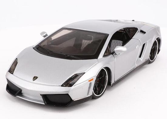 Silver Maisto 1:24 Diecast Lamborghini Gallardo LP560-4 Model