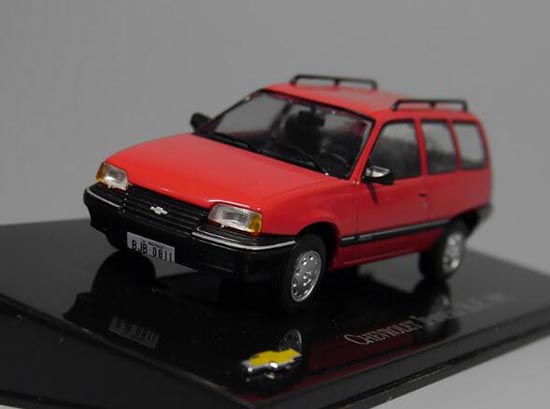 Red 1:43 IXO Diecast Chevrolet Ipanema SL/E 1992 Car Model