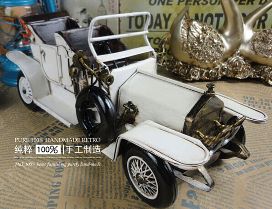White / Silver Medium Tinplate Rolls-Royce Silver Ghost Model