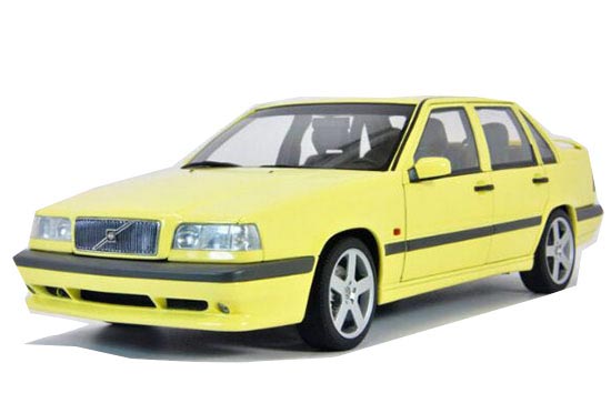 Yellow 1:18 Scale AUTOart Diecast Volvo 850 T-5R SEDAN Model